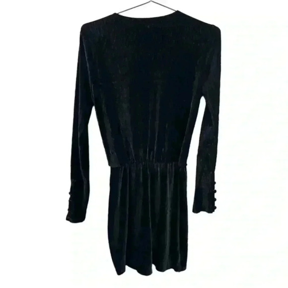 h:ours Black Velvet Deep V Neckline Long Sleeve Mini Dress - Picture 2 of 8